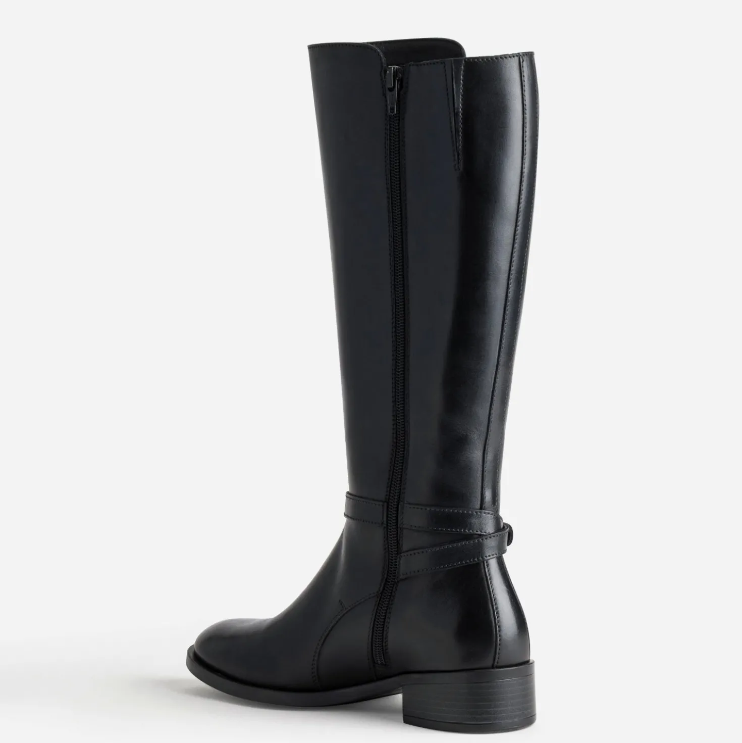 Botte noire cuir décor boucle
