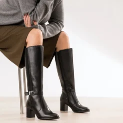 Botte noire cuir tige élastiquée