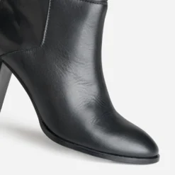 Botte à talon noire