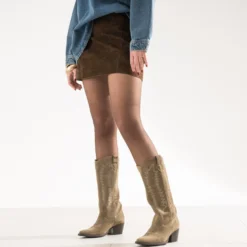 Botte taupe cuir velours éco-conçue esprit santiag