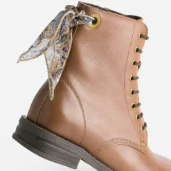 Bottine camel en cuir détail ruban