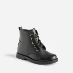 Bottine éco-conçue BUGGY noire en cuir décor étoile