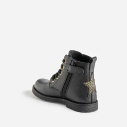 Bottine éco-conçue BUGGY noire en cuir décor étoile