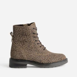 Bottine à lacet beige cuir velours à motif léopard