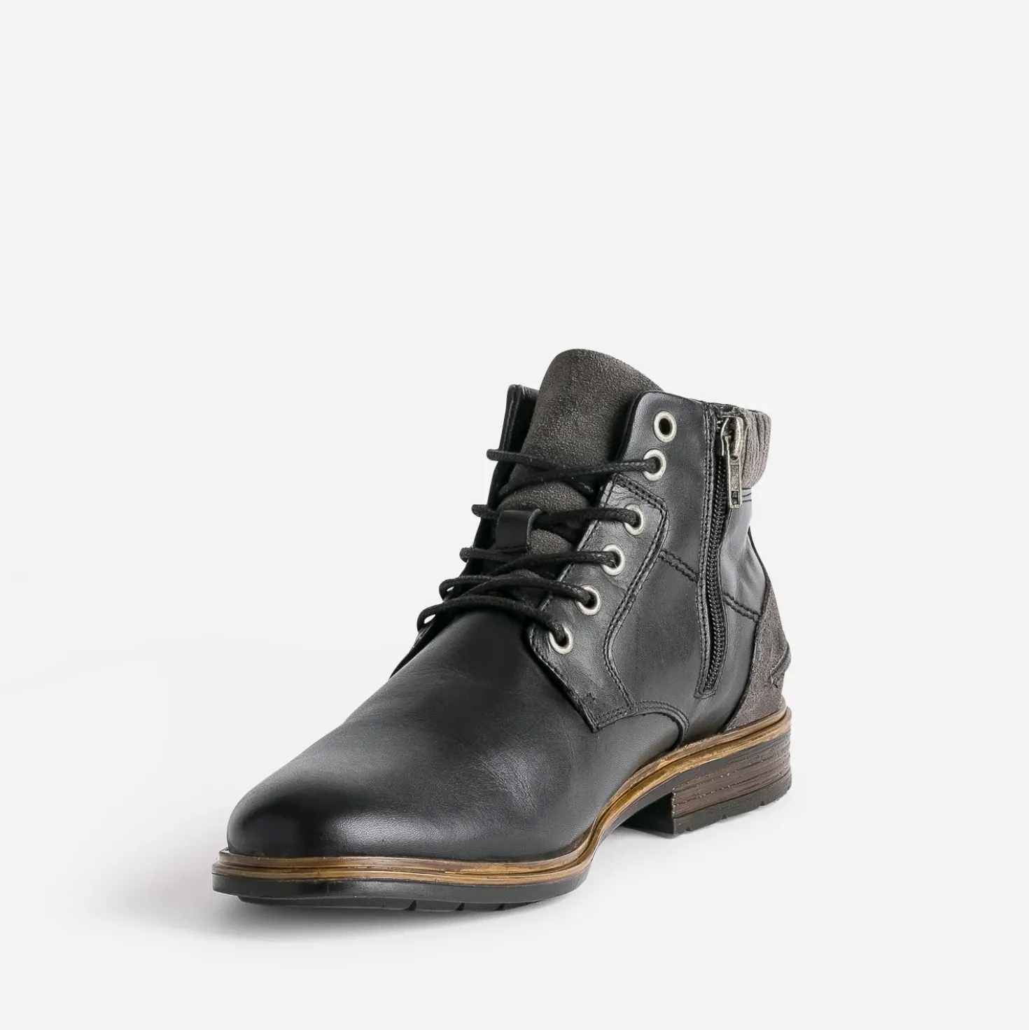 Bottine à lacet noire en cuir