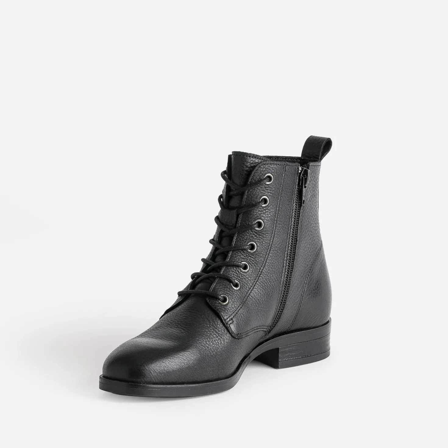 Bottine noire éco-conçue en cuir