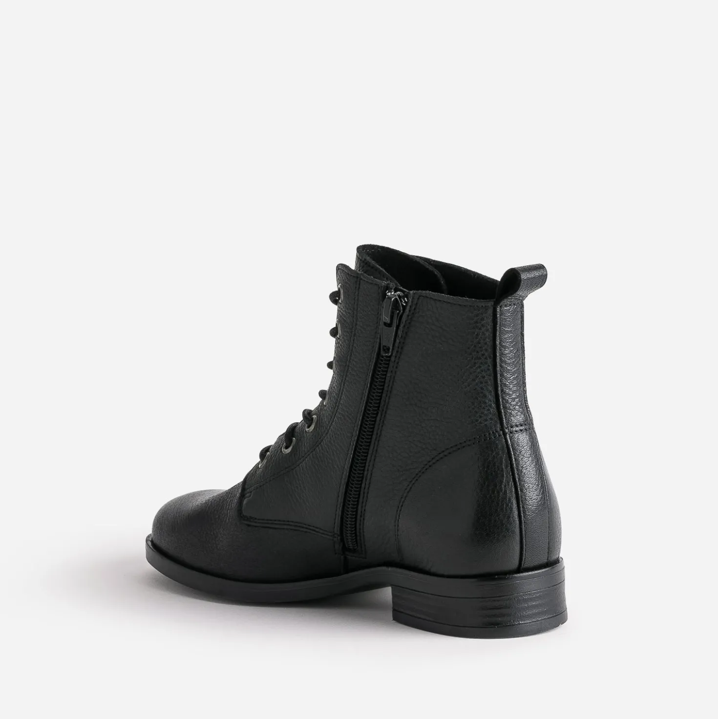 Bottine noire éco-conçue en cuir