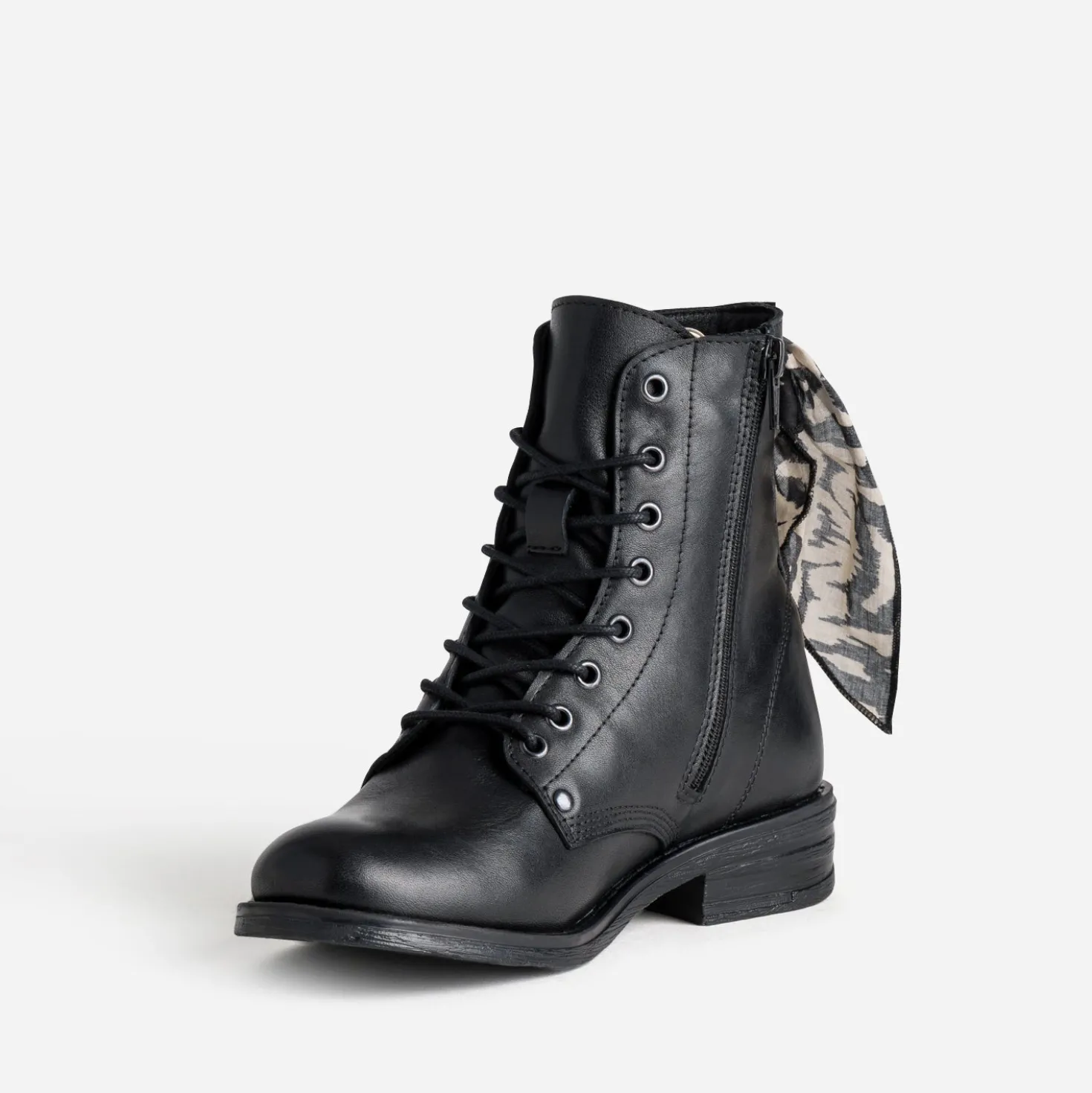 Bottine noire cuir détail ruban