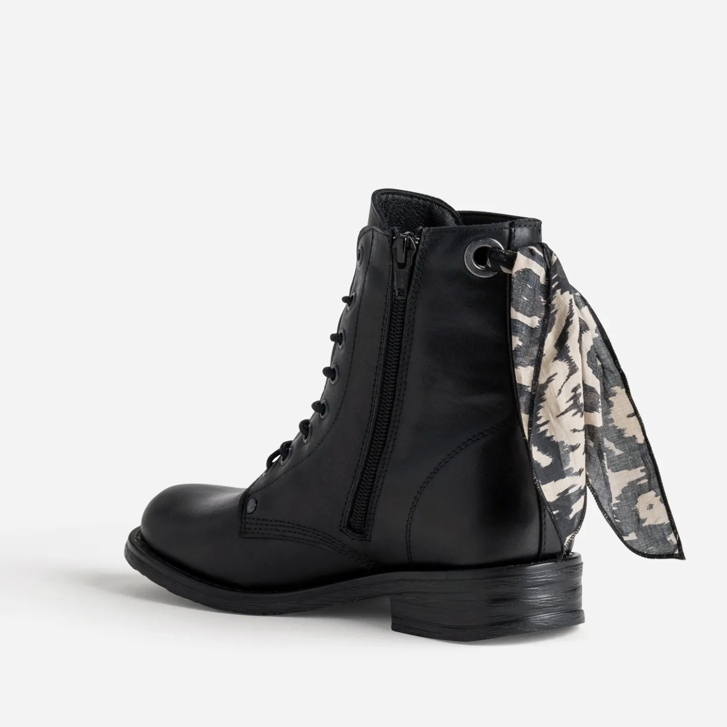 Bottine noire cuir détail ruban
