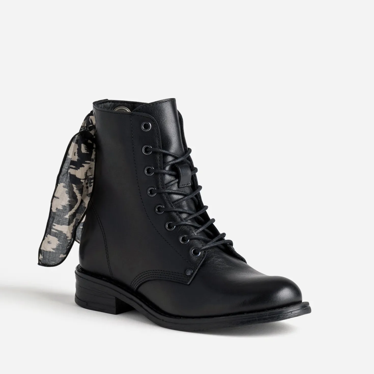 Bottine noire cuir détail ruban