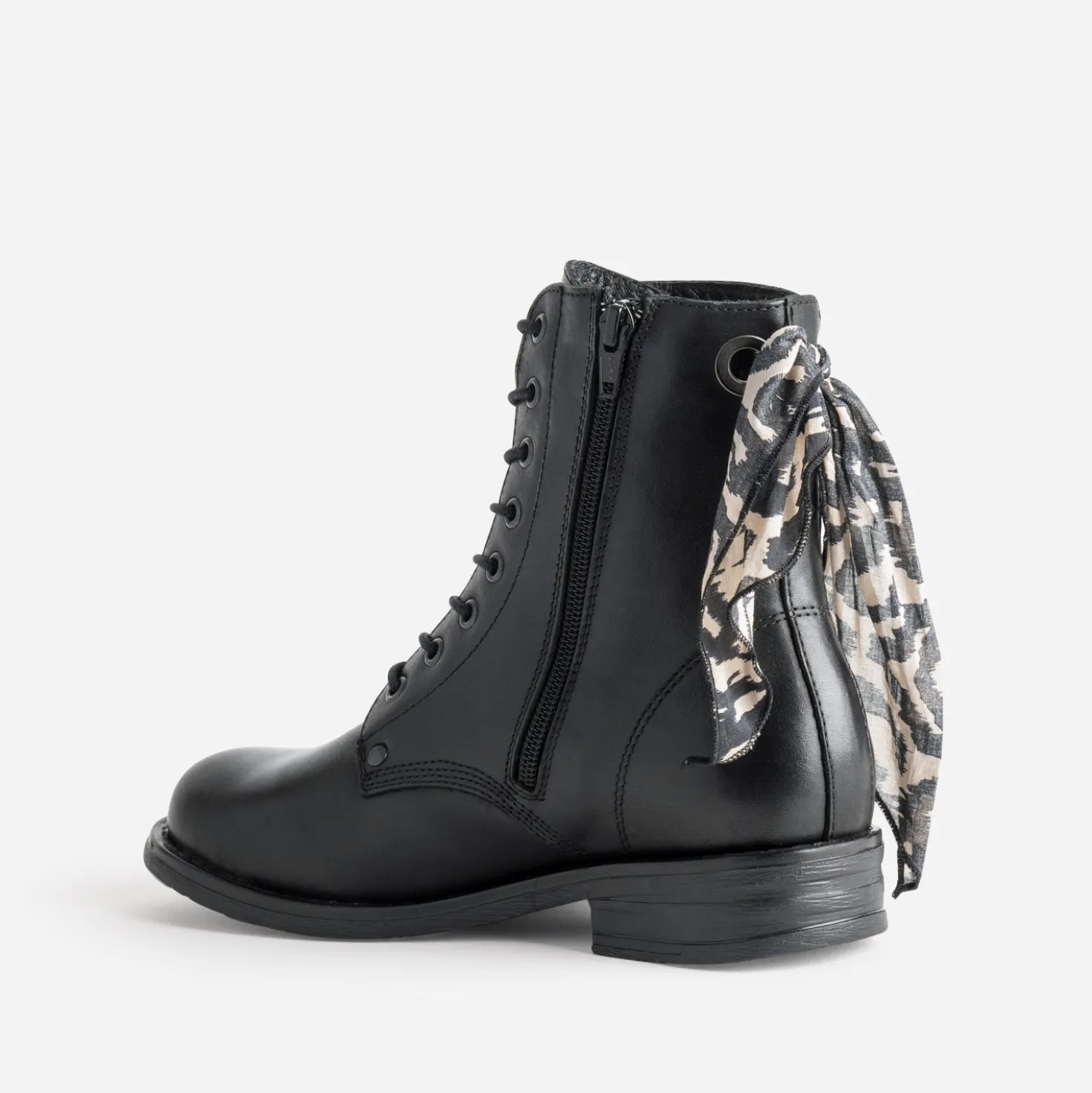 Bottine noire cuir détail ruban