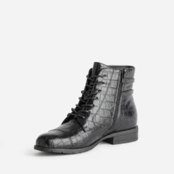 Bottine noire embossée effet croco