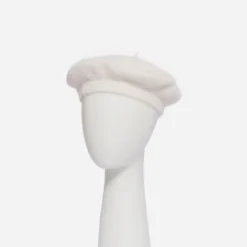 Béret blanc en maille duveteuse