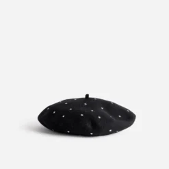 Béret noir décor clous