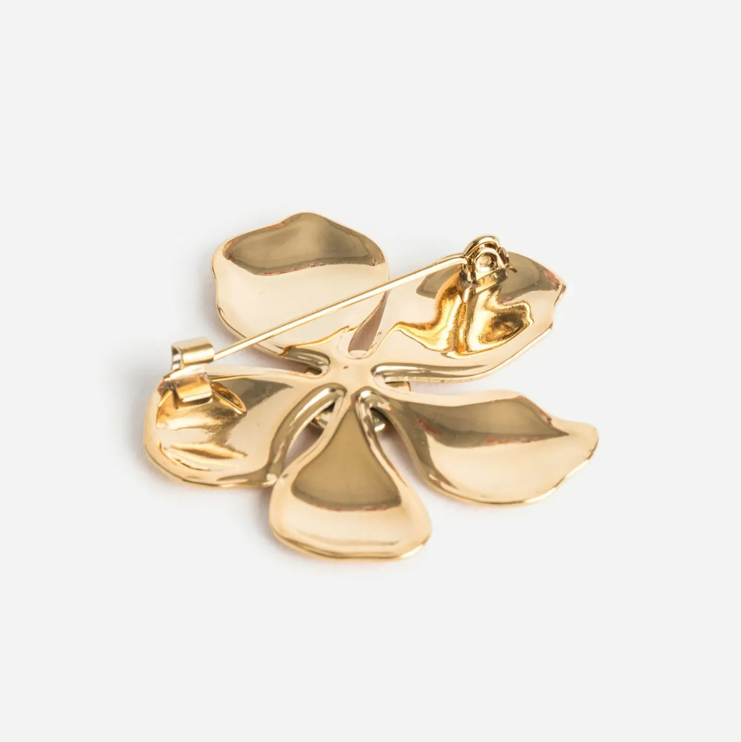 Broche jaune métal forme fleur