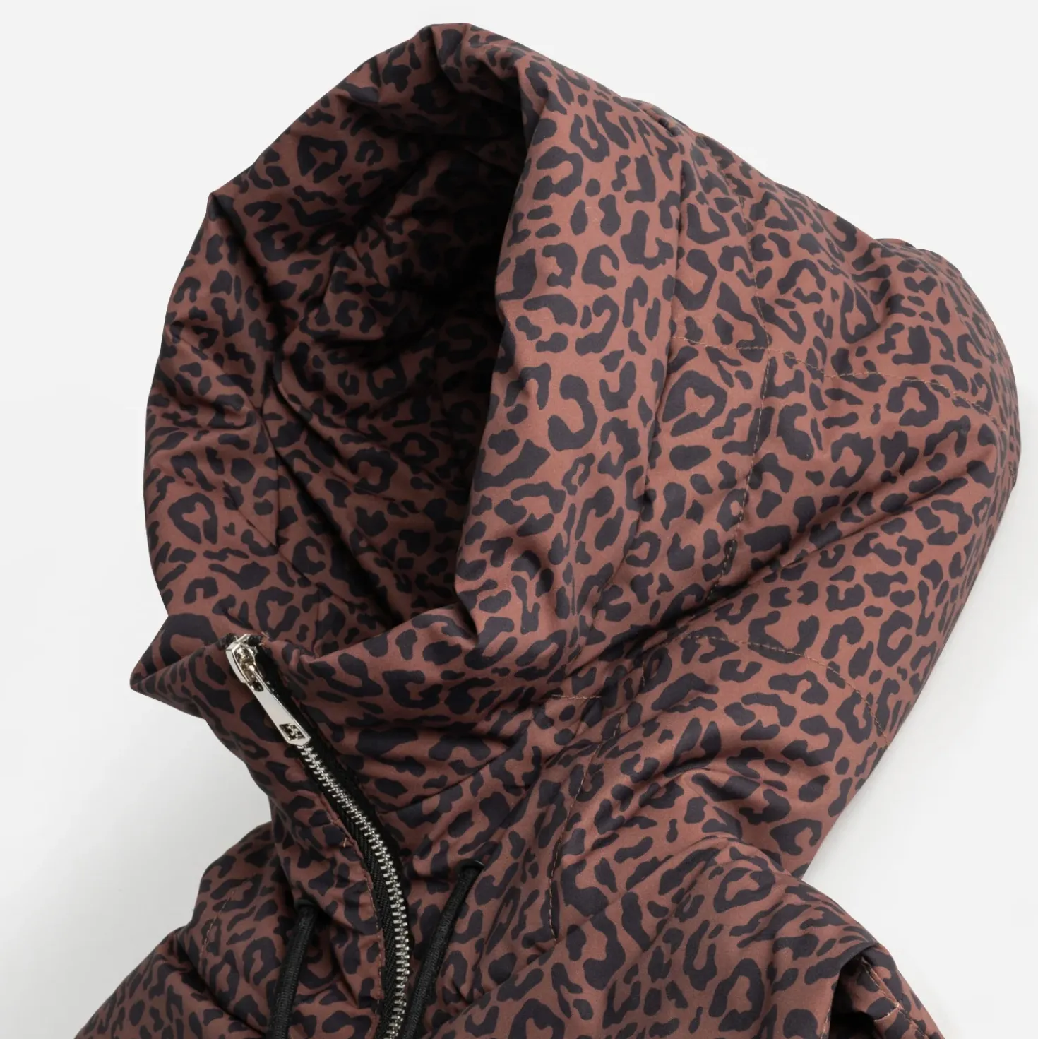 Capuche doudoune marron motif léopard