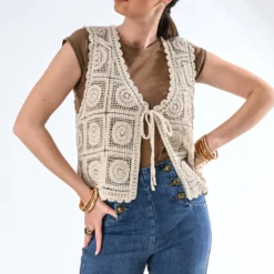 Cardigan sans manches TEXTO beige crochet