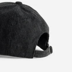 Casquette noire velours côtelé