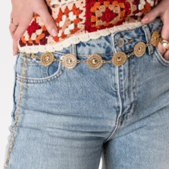 Ceinture dorée métal décor médailles