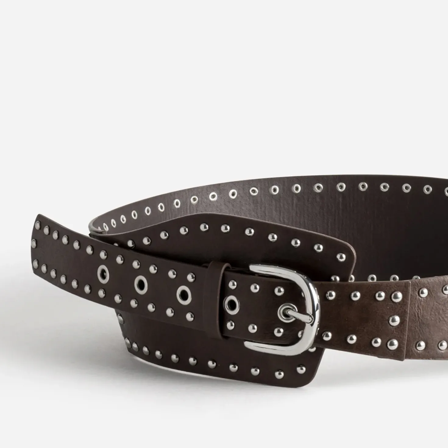 Ceinture large marron cloutée