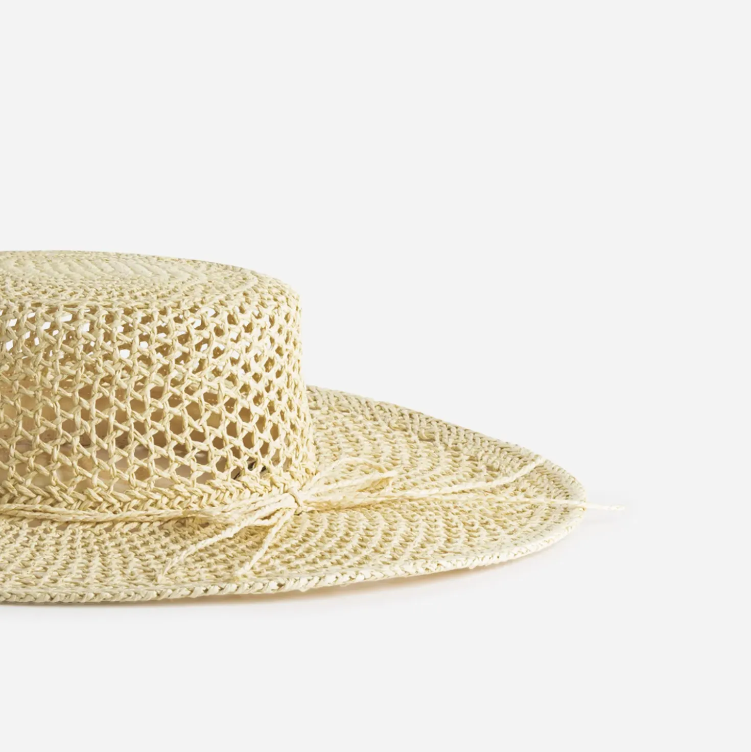 Chapeau écru ajouré