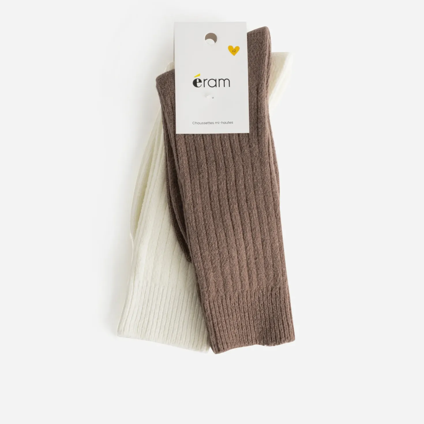 Chaussettes hautes beiges et écrues