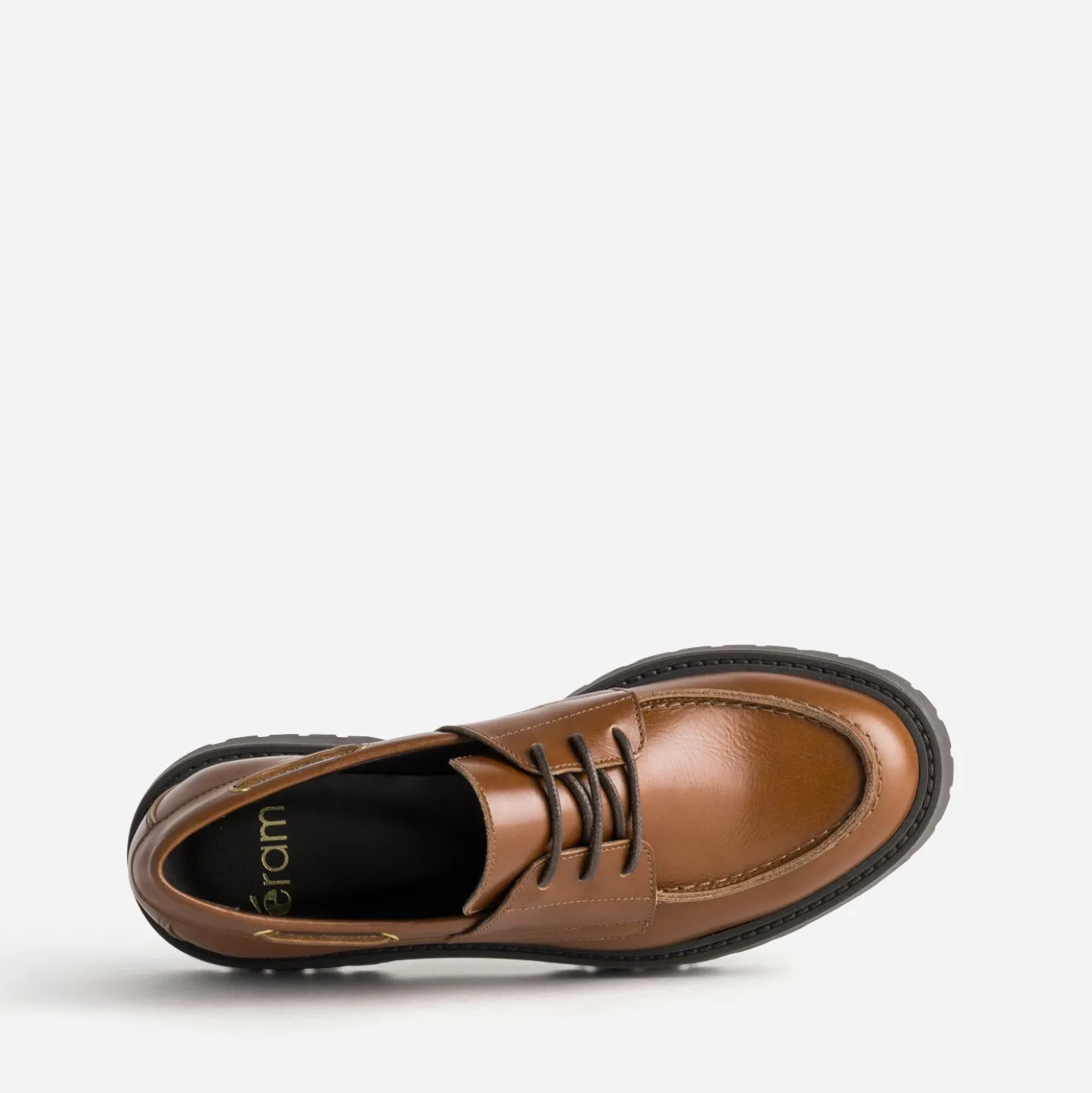 Chaussure-bateau cognac cuir semelle plateforme crantée