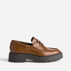 Chaussure-bateau cognac cuir semelle plateforme crantée