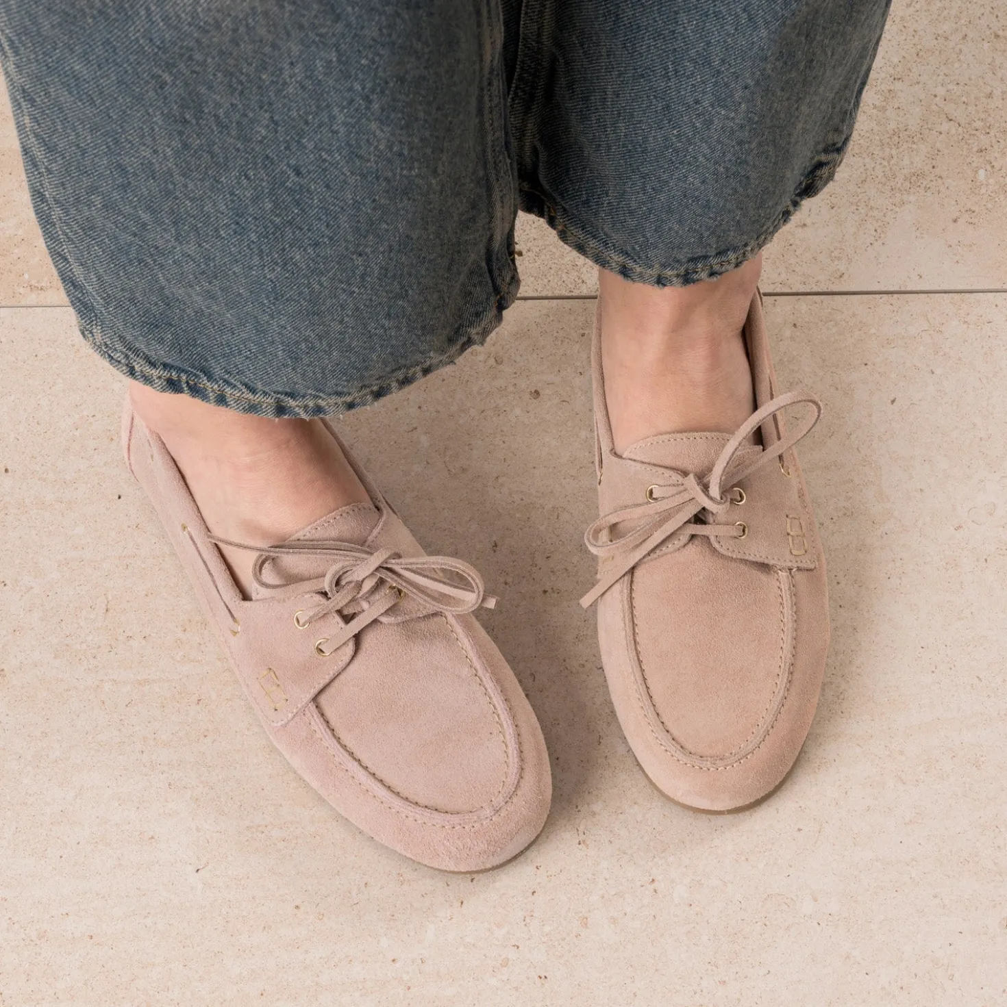 Chaussure-bateau rose cuir velours