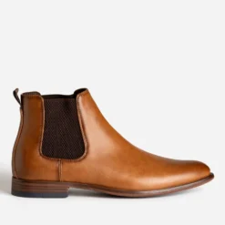 Chelsea boots camel