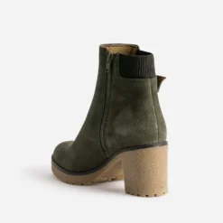 Chelsea boots kaki cuir velours semelle effet gomme