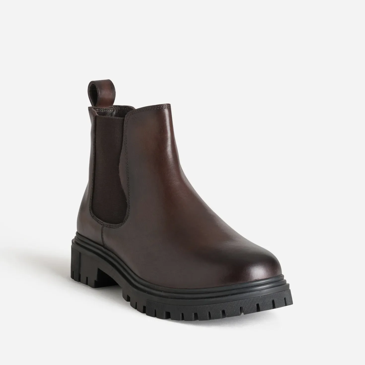 Chelsea boots marron cuir semelle crantée