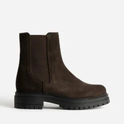 Chelsea boots marron cuir velours semelle crantée