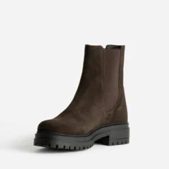 Chelsea boots marron cuir velours semelle crantée