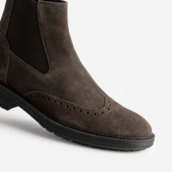 Chelsea boots marron cuir velours bout fleuri
