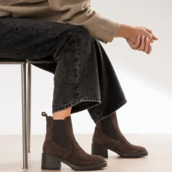 Chelsea boots marron cuir velours cranté