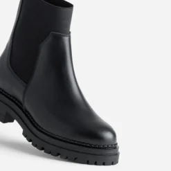 Chelsea boots noir cuir semelle crantée