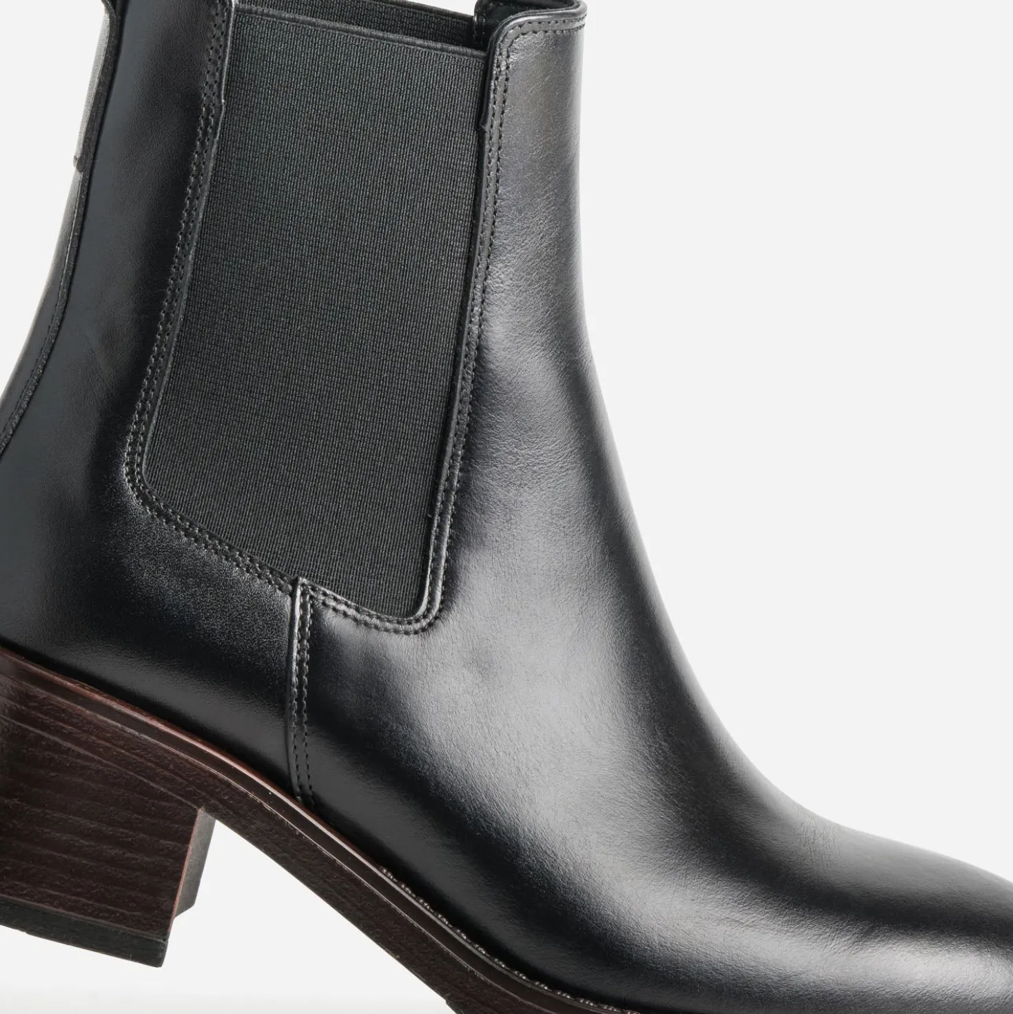 Chelsea boots noir cuir semelle marron