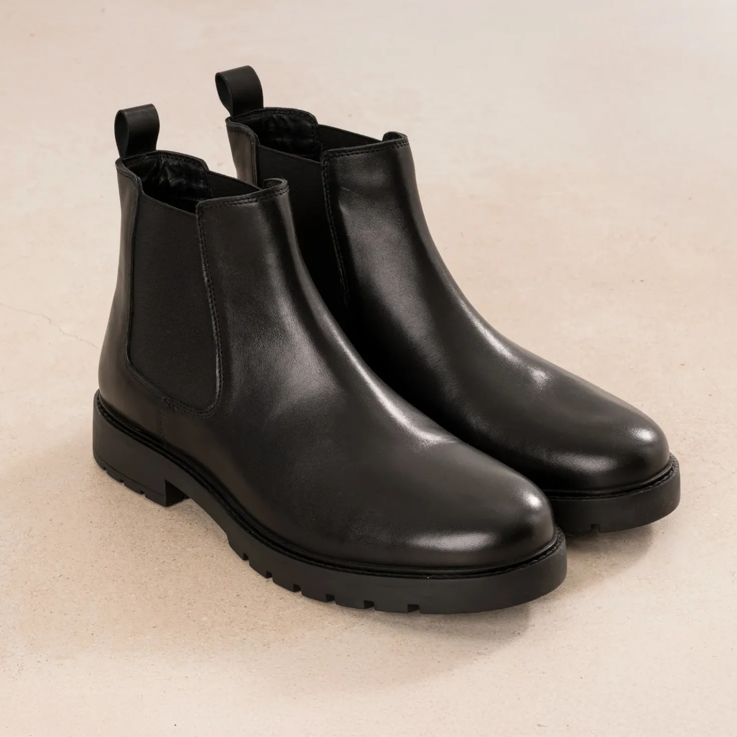 Chelsea boots noir cuir semelle crantée