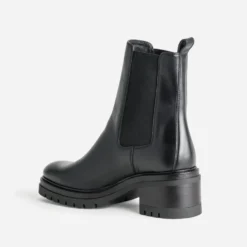 Chelsea boots noir cuir semelle crantée