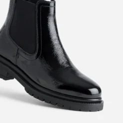 Chelsea boots noir cuir verni semelle crantée