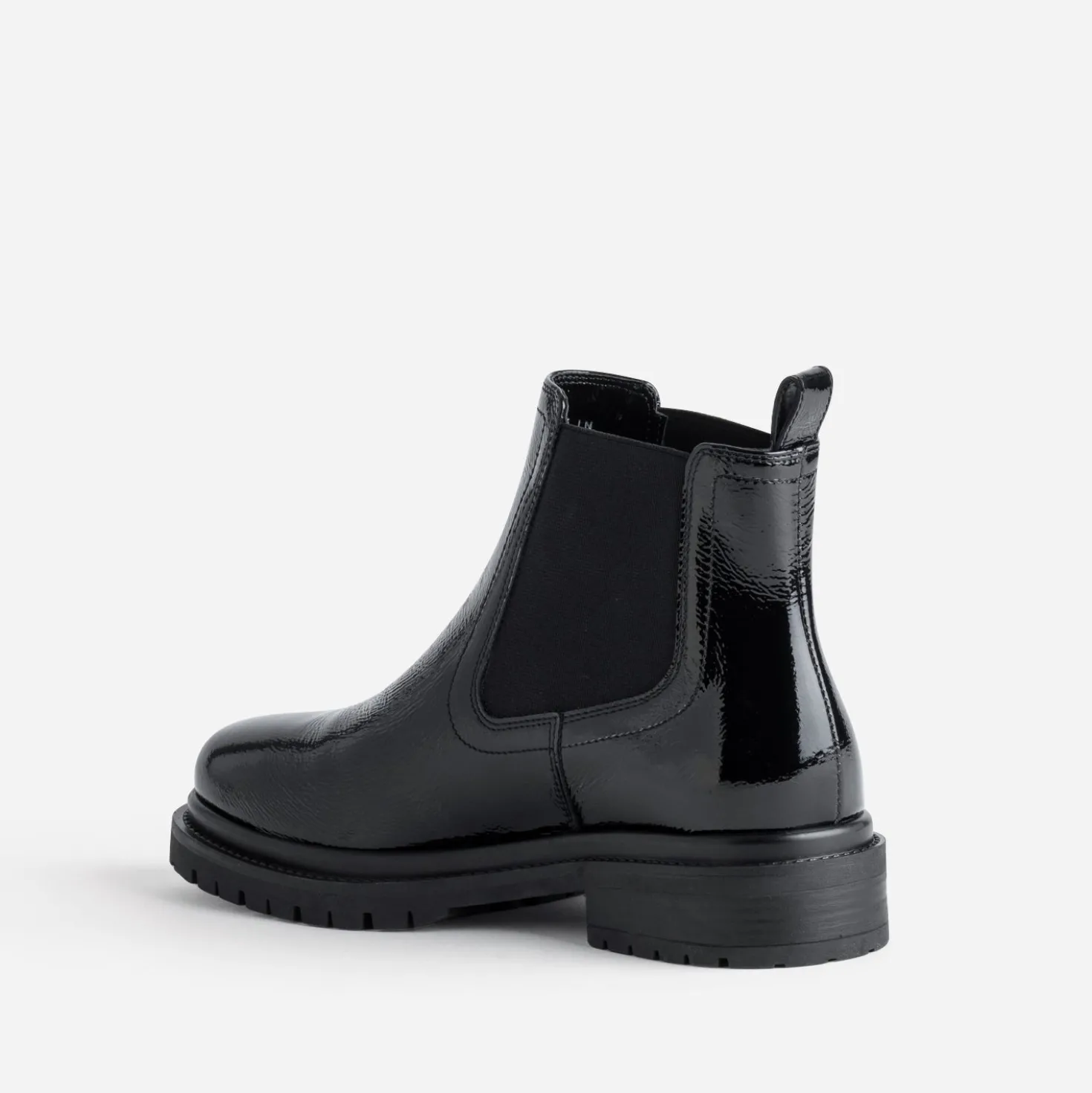 Chelsea boots noir cuir verni semelle crantée