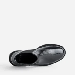 Chelsea boots noir cuir verni semelle crantée