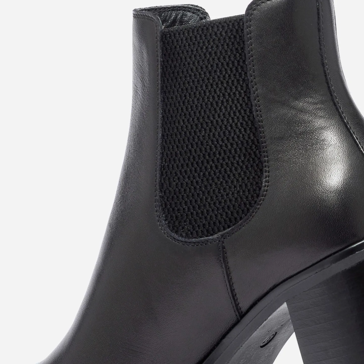 Chelsea boots noir en cuir éco-conçu