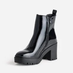 Chelsea boots noir verni semelle crantée