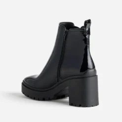 Chelsea boots noir verni semelle crantée