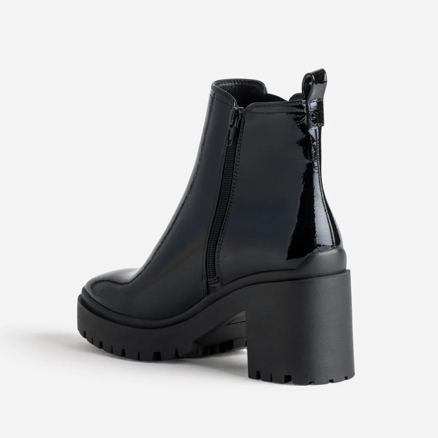Chelsea boots noir verni semelle crantée