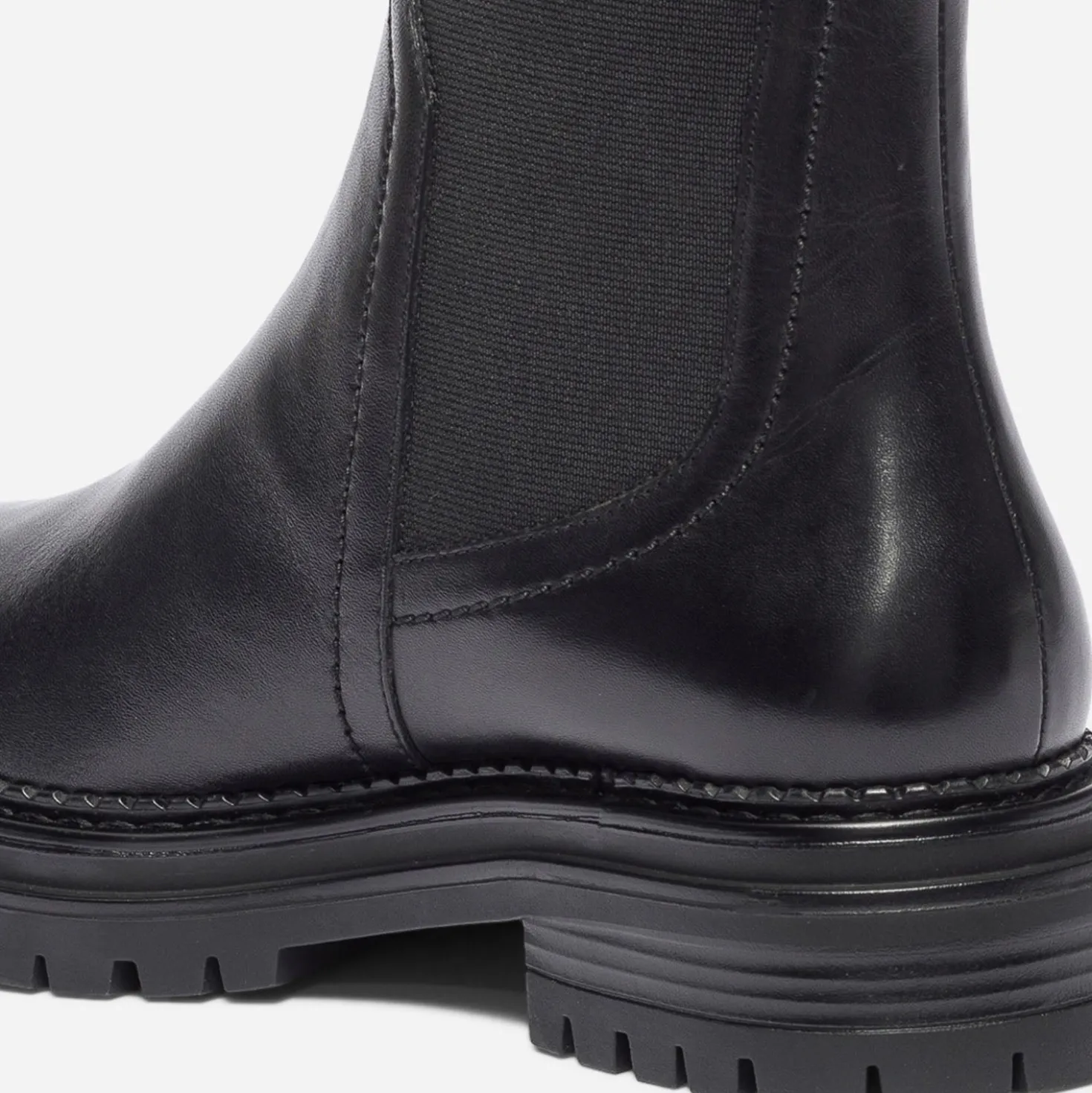 Chelsea boots TEXTO noir en cuir à semelle crantée