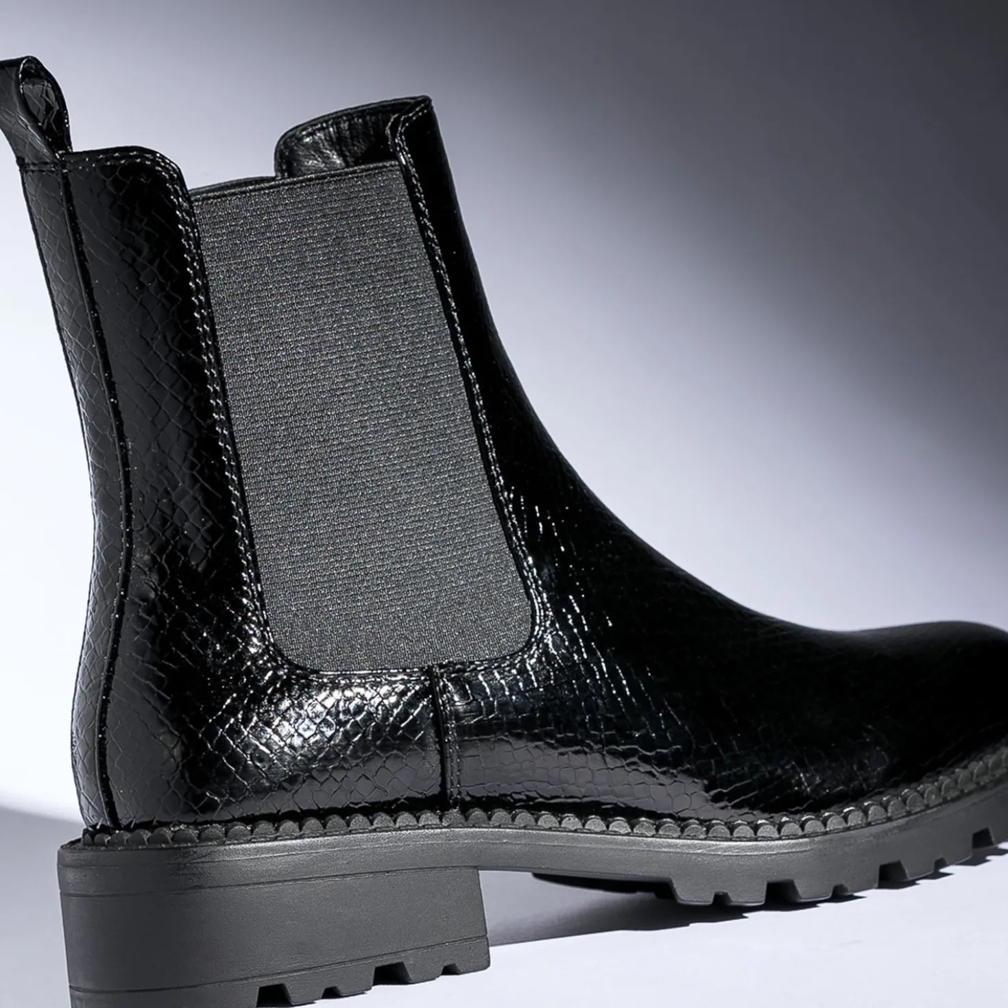 Chelsea boots TEXTO noir verni embossé effet python