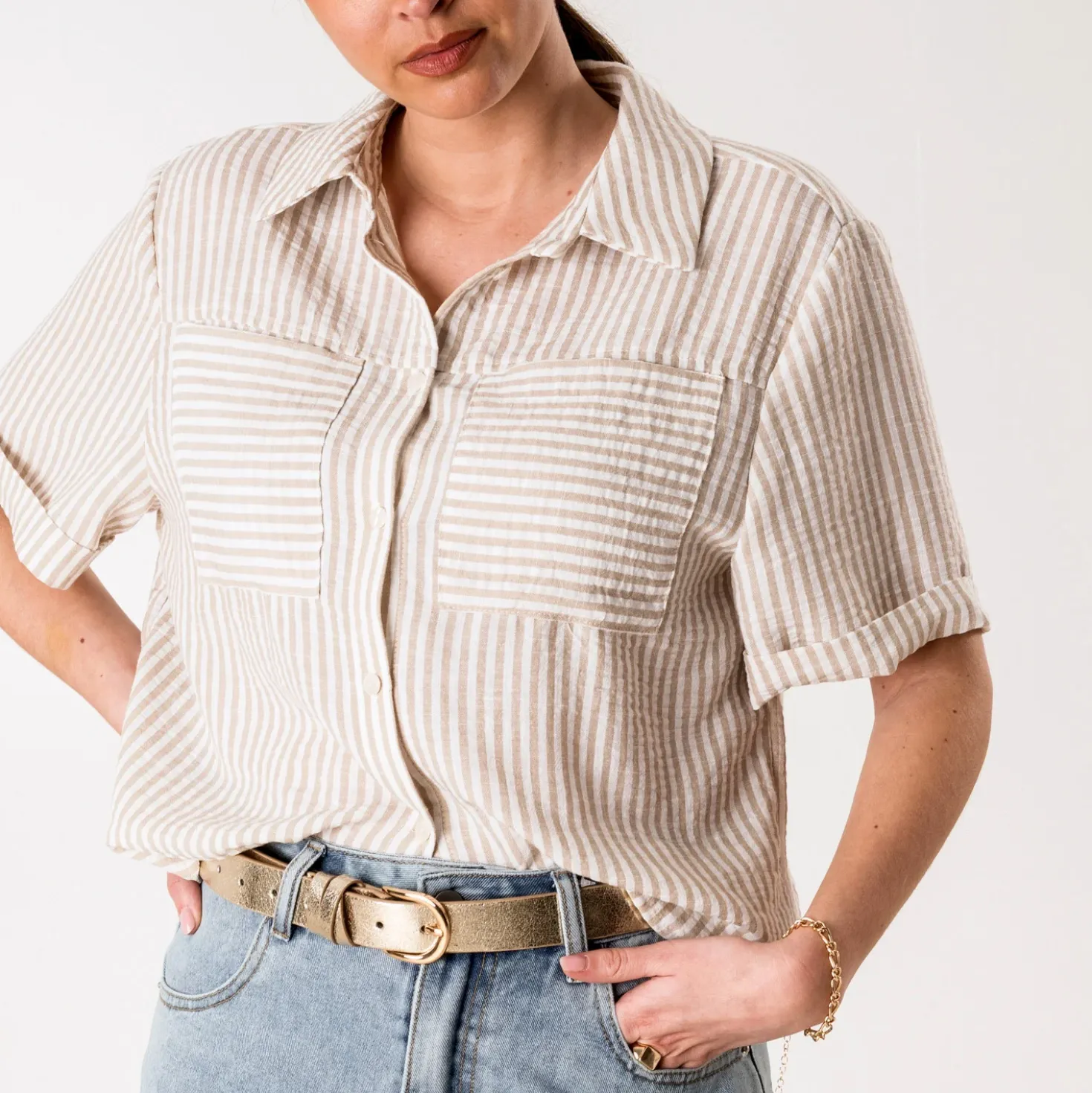 Chemise beige rayée manches courtes